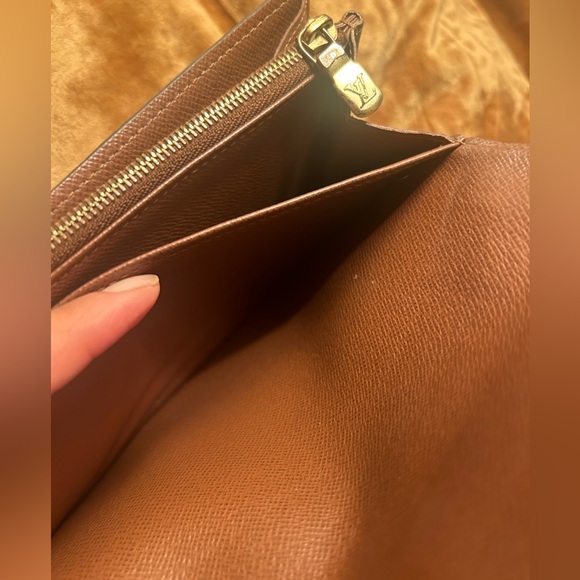 Authentic Louis Vuitton Portefeuille Sarah Wallet - Picture 5 of 17